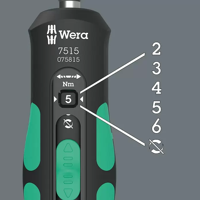 Wera Drehmomentschlüssel Kraftform Safe-Torque Speed Bicycle 1 - 7 -tlg. - Schwarzer und grüner Wera Drehmomentschraubendreher mit digitaler Anzeige von 5 Nm, Einstellpfeilen und Verriegelungssymbol.