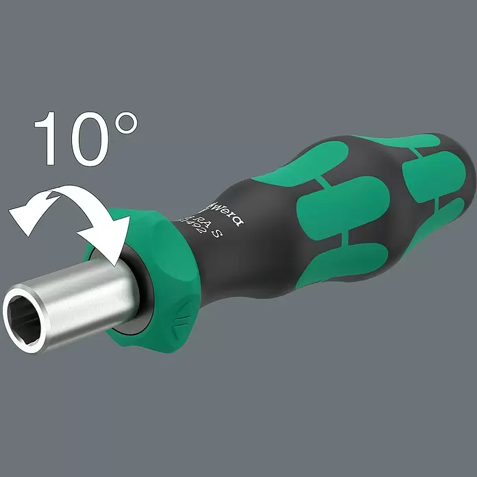 Wera Bit-Handhalterung 838 RA S - Aufnahme für ¼″-Sechskant-Bits - Schwarz-grüner Wera Ratschenschraubendreher mit silbernem Bithalter, zeigt 10-Grad-Ratschenwinkel.