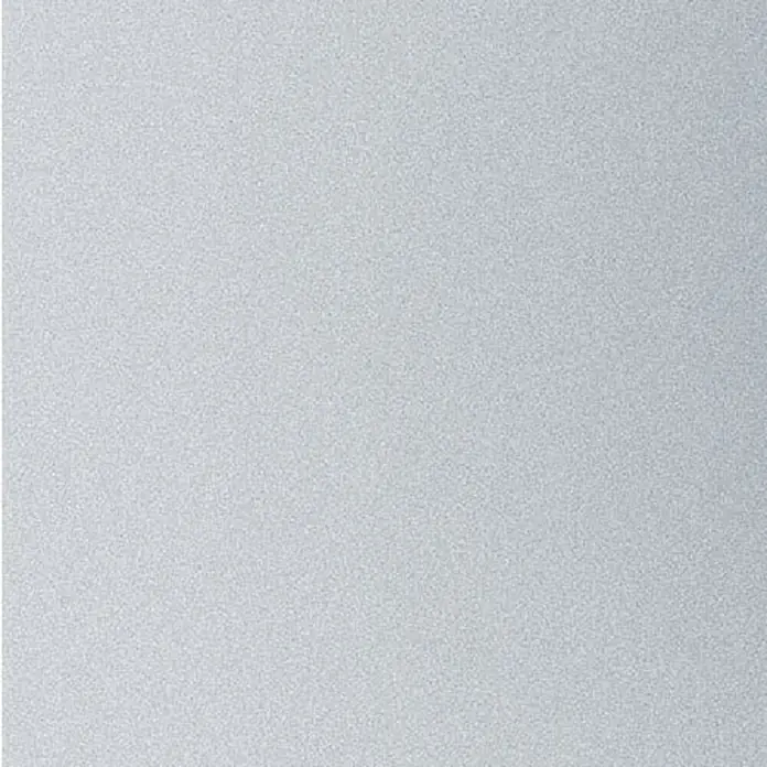 Panto Nebeneingangstür K 511 - 98 x 198 cm, DIN Anschlag: Rechts, Weiß - Nahaufnahme einer gleichmäßigen, hellgrauen Oberfläche, ideal als neutraler Hintergrund für Produktpräsentationen oder minimalistische Designs.