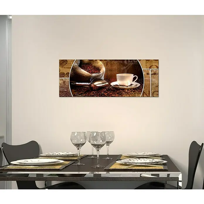 Glasbild - Coffee Composition I, B x H: 80 x 30 cm - Wandbild mit Kaffeemotiv über einem gedeckten Esstisch, das eine warme und einladende Atmosphäre für Kaffeeliebhaber schafft.