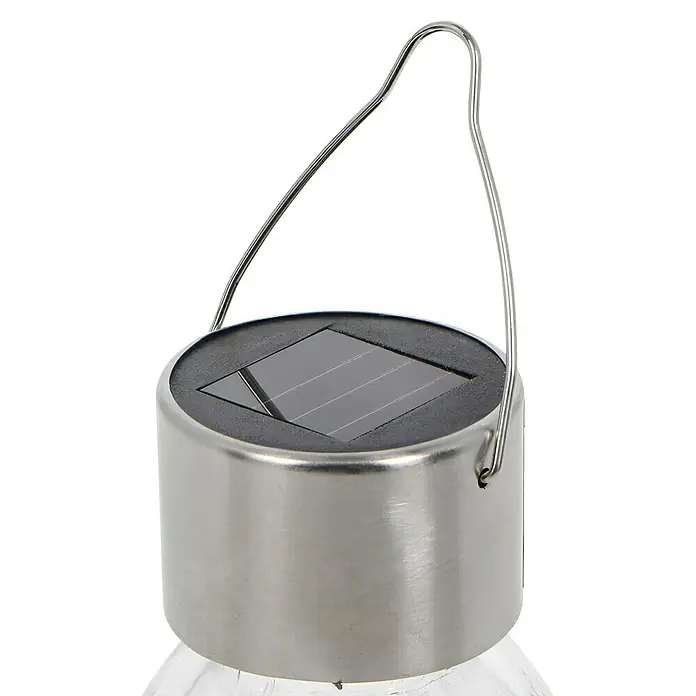BAUHAUS Solar-Hängeleuchte - Nickel, Klar, IP44 - Nahaufnahme einer Solarleuchte mit Metallgehäuse und Tragegriff, ideal für stimmungsvolle Beleuchtung im Garten oder auf der Terrasse.