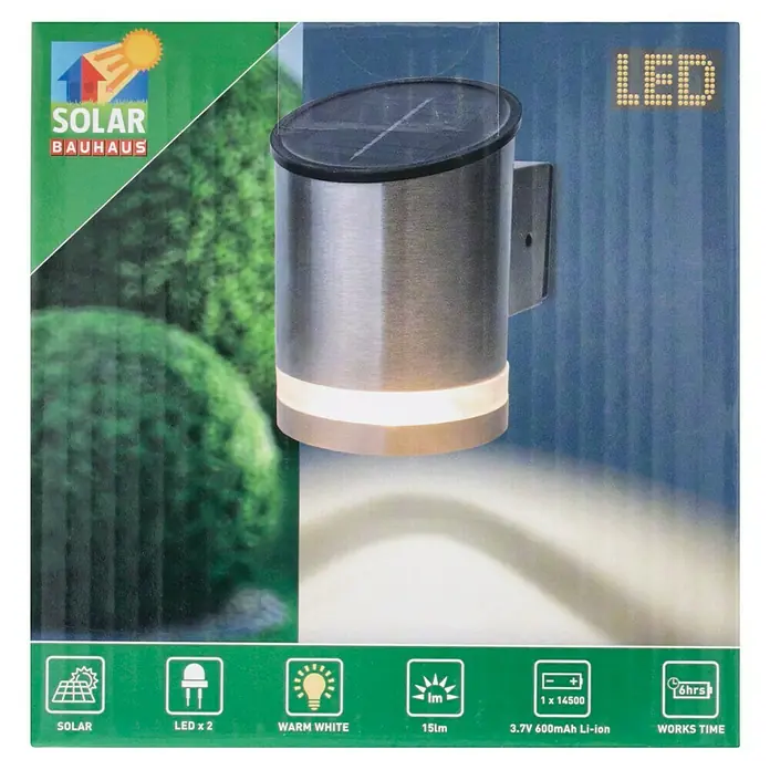 BAUHAUS Solar-Außenwandleuchte - 0,1 W, L x B x H: 12 x 9 x 12,5 cm, Silber, 15 lm - Abbildung einer Solar Bauhaus LED-Außenleuchte. Edelstahlgehäuse und warmweißes Licht, ideal für Gärten und Terrassen.