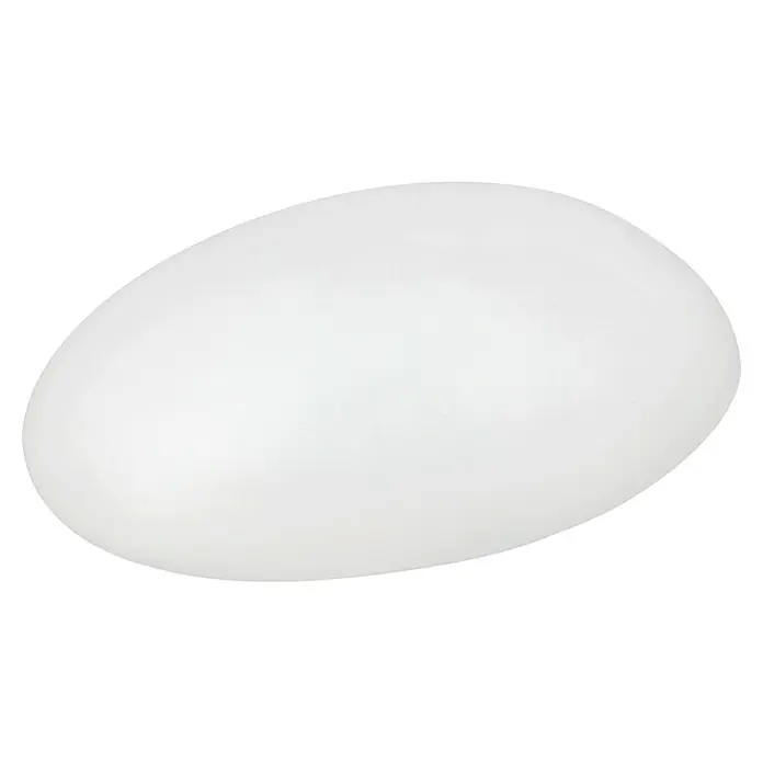 LED-SolarsteinWeiß, L x B x H: 30 x 40 x 16 cm - Nahaufnahme eines runden, glänzenden, weißen Deckenleuchte vor einem schwarzen Hintergrund.