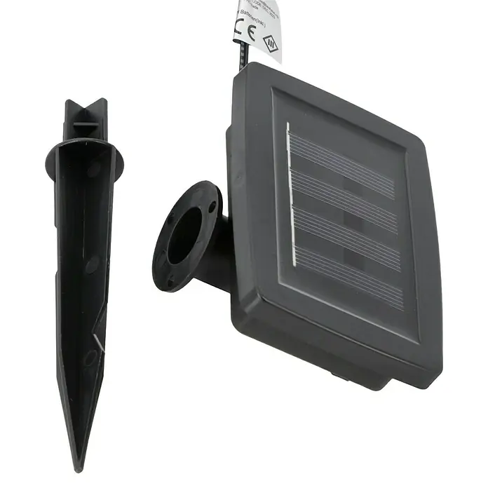 BAUHAUS Solar-Lichterkette Flame - Länge: 4,1 m, LED, Lichtfarbe: Gelb - Nahaufnahme einer Solarleuchte mit Erdspieß, ideal für Gartenbeleuchtung und umweltfreundliche Energie.