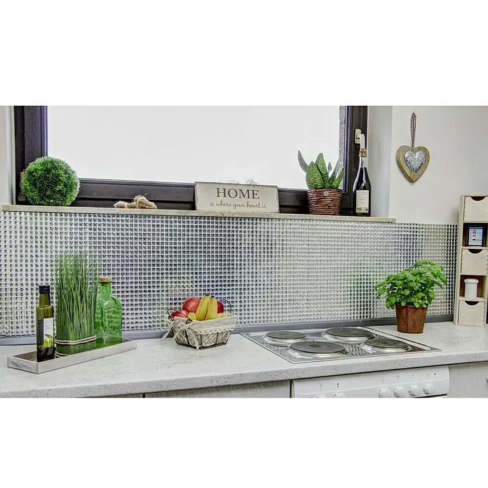 Mosaikfliese Quadrat Crystal XCM SV827 - 30 x 30 cm, Weiß, Glänzend - Küchendekoration mit einem stilvollen Fliesenspiegel, frischen Kräutern und Obst. Perfekt für eine gemütliche und funktionale Küchengestaltung.