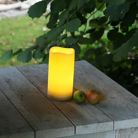 Flower Power  Vela LED para exteriores Media