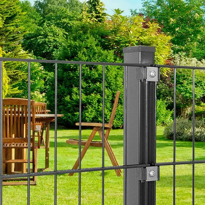 Peddy Shield Zaunpfosten - Stahl, 120 cm x 40 mm x 40 mm, Anthrazit - Ein Gartenzaun aus Drahtgeflecht mit robusten Pfosten, der Sicherheit und eine klare Abgrenzung des Grundstücks bietet.