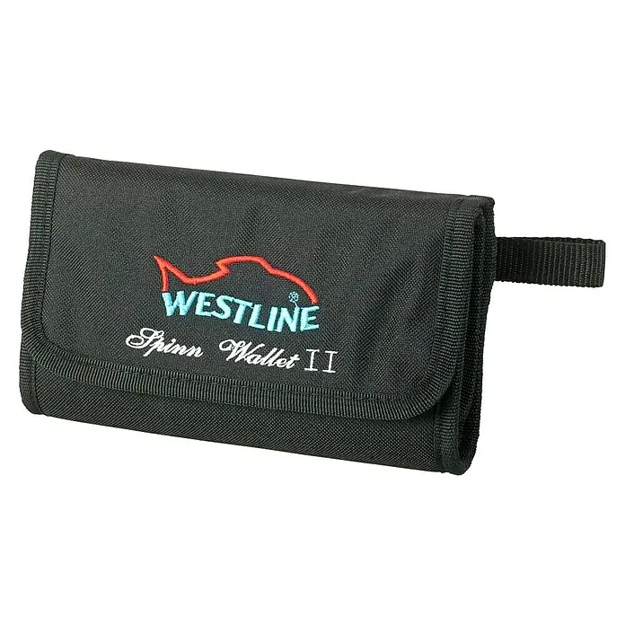 Westline Spin Wallet II - L x B: 47 x 20 cm, Polyester - Schwarze Westline Spinn Wallet II, ideal zur Aufbewahrung von Angelzubehör, mit rotem Logo und blauem Schriftzug.