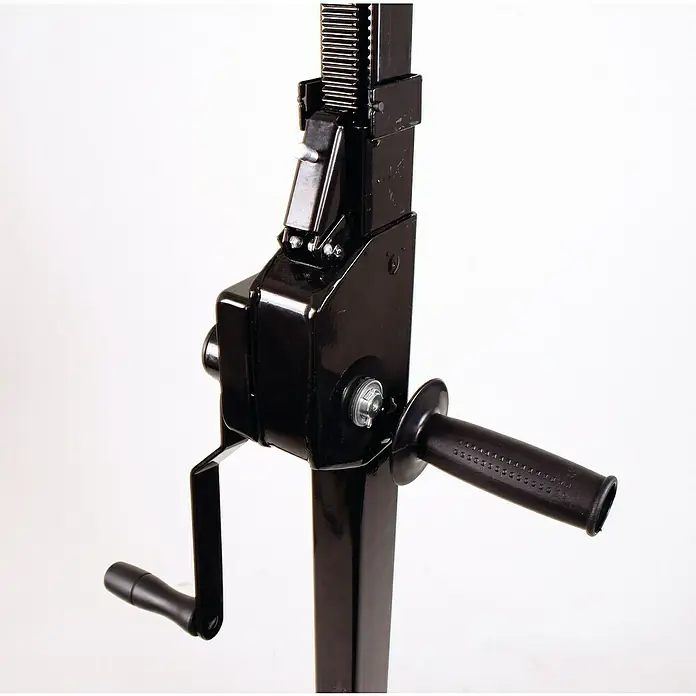Rikta Plattenlift - 40 kg, Höhenverstellung: 155 cm - 300 cm - Nahaufnahme einer schwarzen Getriebewinde mit Handkurbel und Griff, ideal für Hebe- und Zuganwendungen.