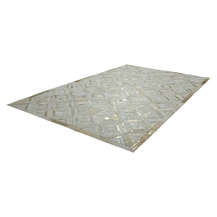 Kayoom Lederteppich DazzleElfenbein/Gold, 230 x 160 cm, 100 % Leder - Ein rechteckiger Teppich mit einem weißen quadratischen Muster und goldenen Akzenten für einen luxuriösen Look.