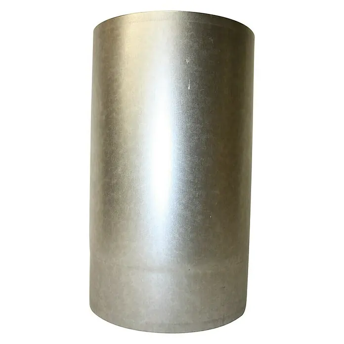 Bertrams Ofenrohr - Ø x L: 110 x 250 mm, Feueraluminiert, Silbergrau - Nahaufnahme eines isolierten, zylindrischen Metallrohrs. Ideal für HLK-Systeme, bietet es Haltbarkeit und effiziente Luftverteilung.