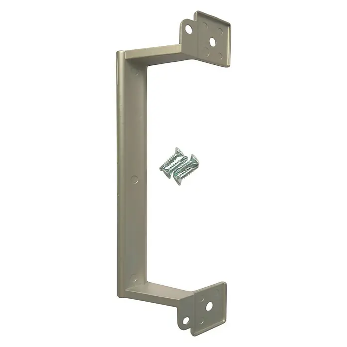 Manillón Asa - Distancia entre orificios: 128 mm, Plateado - Soporte metálico con dos tornillos. El soporte es gris y tiene orificios para el montaje, ideal para diversos trabajos de instalación.