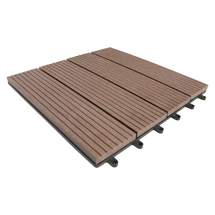 Dioco Loseta con sistema click - WPC, 30 x 30 x 2,5 cm, 1 ud., Marrón - Vista superior de una baldosa cuadrada marrón para terraza con ranuras estrechas y base negra. Ofrece una solución de pavimento robusta y elegante.
