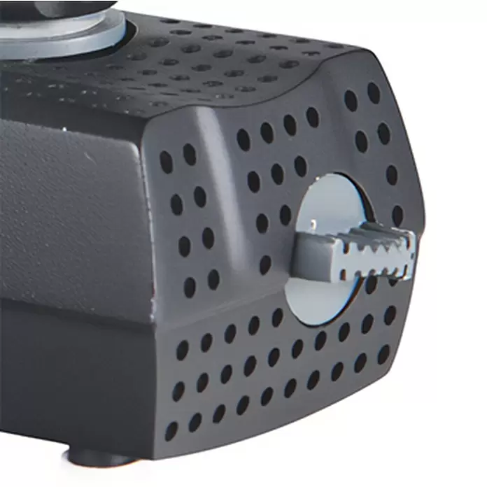 Heissner Wasserspielpumpe Aqua Stark - 49 W, Fördermenge pro Std.: 2.100 l - 3.400 l - Dunkelgraues perforiertes Pumpen-/Filtergehäuse mit hellgrauem gezahntem Drehregler.
