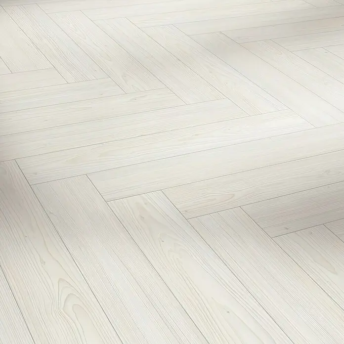 Parador Designbodenmuster Modular ONE Lärche Apollo weiß - 200 x 140 x 9 mm, Fischgrät - Helles Fischgrätenmuster-Parkett. Die Dielen sind aus hellem Holz gefertigt und im klassischen Fischgrätenmuster verlegt, das Eleganz und Stil vermittelt.