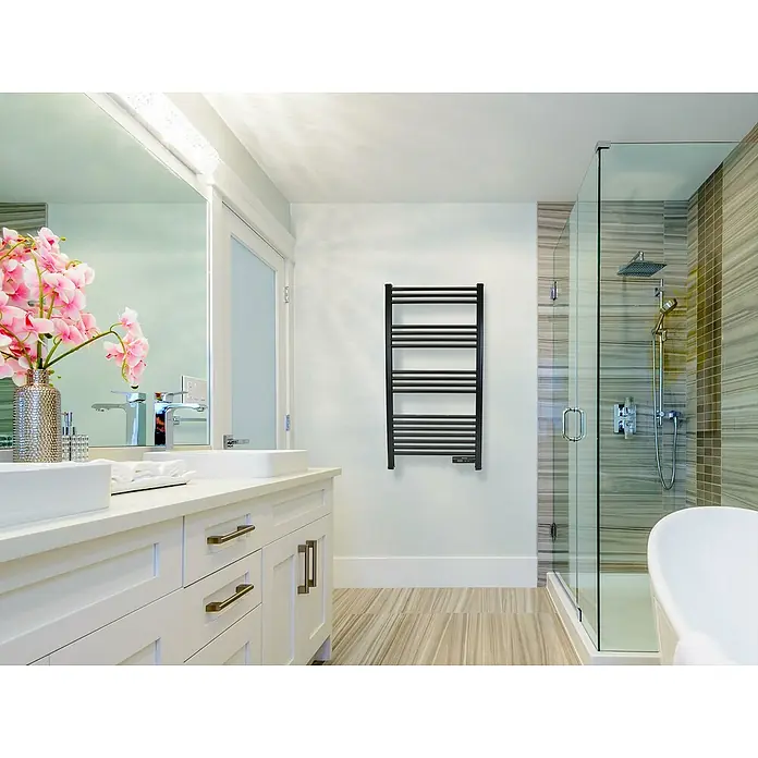 Purline Radiador toallero eléctrico NTW-11 - An x Al: 54 x 107 cm, 500 W, Negro - Elegante baño con un toallero calefactado negro, que garantiza toallas cálidas y secas.