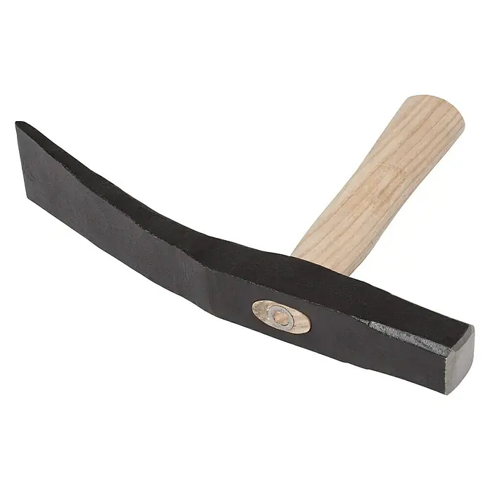 Heka Pflasterhammer1.500 g, Berliner Form - Nahaufnahme eines Maurerhammers mit Holzgriff und schwarzem Metallkopf auf weißem Hintergrund.