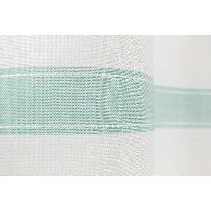 Elbersdrucke Ösenschal Ida - 140 x 255 cm, 100 % Polyester, Weiß/Mint - Nahaufnahme eines Vorhangs mit weißen und grünen Streifen, der ein dekoratives und stilvolles Element für die Fenstergestaltung darstellt.