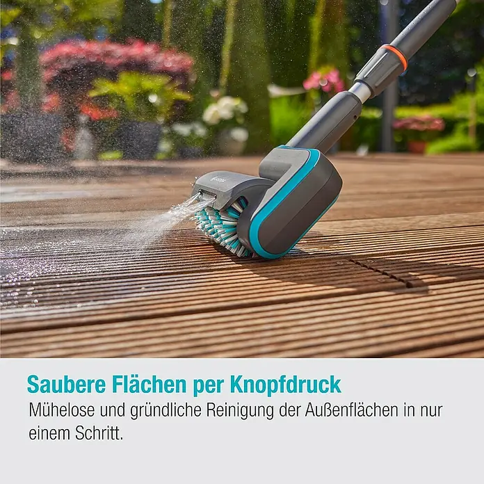 Gardena Power for All 18V Akku-Reinigungsbürste Aqua Brush Universal 04/18V - 18 V, 1 Akku - Bild einer Flächenbürste zur Reinigung von Terrassen.