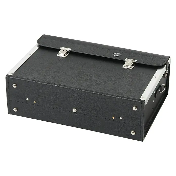 Hepco & Becker Werkzeugtasche Favorit 7126 - Innenmaß: B x T x H: 470 x 160 x 310 mm, Leder - Hier sehen Sie eine elegante, schwarze Dokumentenmappe mit silbernen Akzenten. Ideal für den professionellen Einsatz und zum stilvollen Transport von Unterlagen.