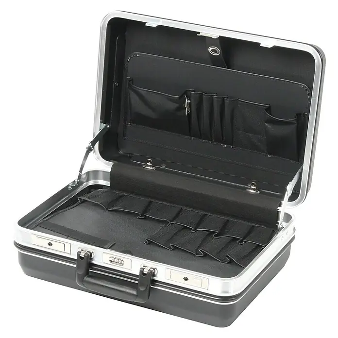 Hepco & Becker Werkzeugkoffer Budget 5011 - L x B x H: 370 x 490 x 180 mm, Material: ABS - Geöffneter schwarzer Pilotenkoffer mit silbernen Akzenten, der mehrere Fächer und Taschen zur Organisation von Gegenständen bietet.