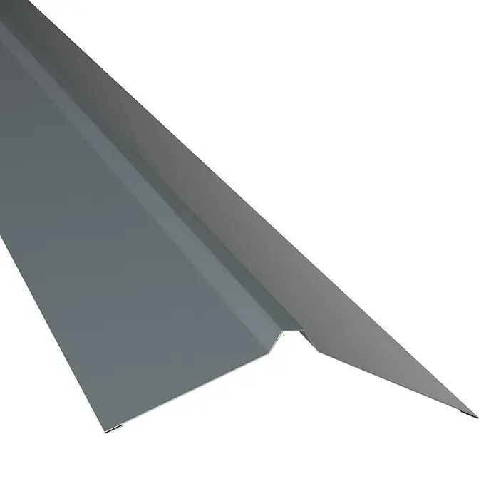 Metdach Dachfirst Gerade PP12 - Anthrazit, Länge: 100 cm, Stahl - Detailaufnahme einer grauen Firstabdeckung aus Metall, die auf einem Dach verwendet wird und Schutz vor Witterungseinflüssen bietet.