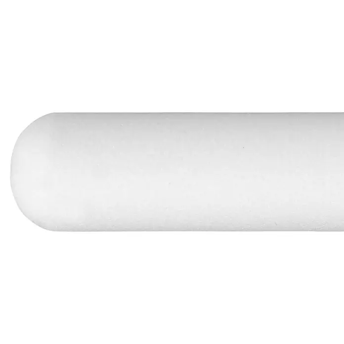 F18 Farbwalze - Breite Rolle: 11 cm, Durchmesser: 35 mm, Materialspezifizierung: Schaumstoff - Nahaufnahme einer weißen Farbwalze, die sich ideal für Malerarbeiten und Heimwerkerprojekte eignet. Saubere Farbe sorgt für präzise Ergebnisse.