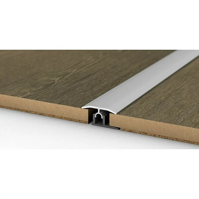 LOGOCLIC Übergangsprofil 303 - Silber, 2,7 m x 34 mm, Montageart: Stecken - Bodenprofil aus Aluminium und Holz. Ein stilvolles Detail für den Übergang zwischen zwei Holzböden oder ähnlichen Belägen im Innenbereich.