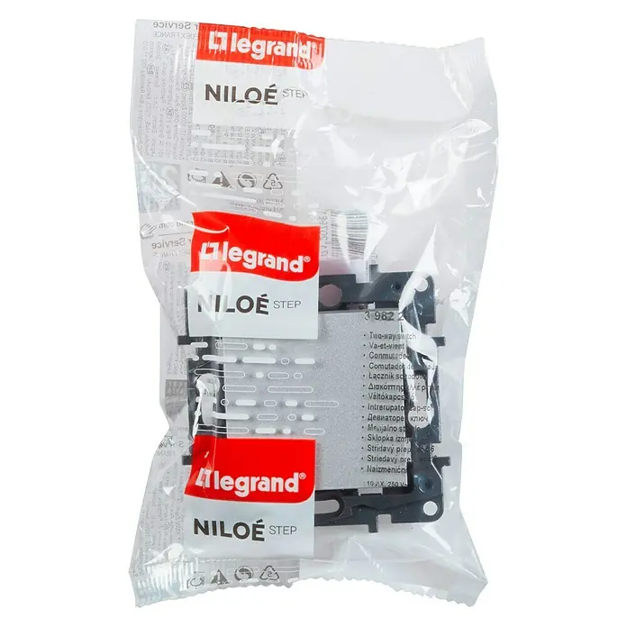 Legrand Niloé Step Conmutador - Aluminio, Colocar, IP44 - Inserto de interruptor de dos vías Legrand Niloe Step empaquetado, apto para diversas aplicaciones de instalación eléctrica.