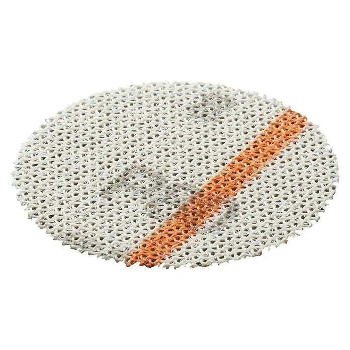 Bosch Schleifblatt-Set 80/180/320 - L x B: 172 x 8 mm, Körnung: 80 - 320, 18 -tlg. - Ein rundes, weißes Pad mit orangefarbenem Streifen. Es scheint aus einem Netzmuster zu bestehen, das für verschiedene Zwecke geeignet ist.