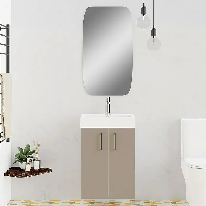 Artysan Conjunto de mueble de baño Palma - Ancho: 45 cm, Fango, 2 pzs. - Elegante baño con un moderno mueble de lavabo gris, un espejo rectangular y luces colgantes minimalistas.