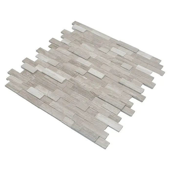 Selbstklebemosaik SAM 4NM02 - 30 x 27,5 cm, Weißgrau, Matt - Ein Blatt mit rechteckigen Mosaikfliesen aus hellgrauem Marmor, die ein dekoratives Muster für Wand- oder Bodenbeläge bilden.