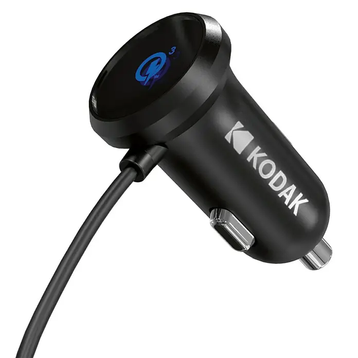 Kodak Cargador rápido KODUC104 - 1 x Micro USB - La imagen muestra un cargador de coche Kodak negro con cable y pantalla. Ideal para cargar dispositivos en la carretera.