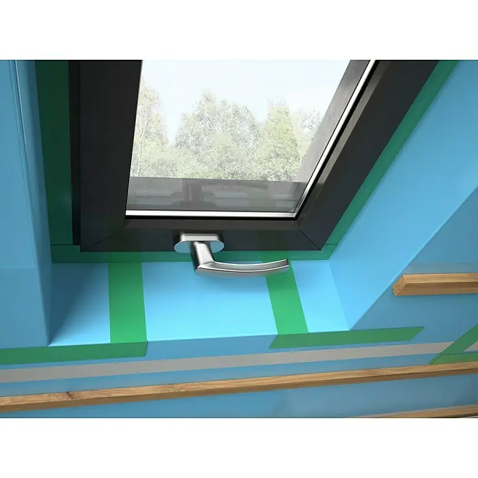 Probau Universal-Klebeband - 25 m x 6 cm - Nahaufnahme eines Dachfensters mit einem silbernen Griff in einem blau isolierten Rahmen.