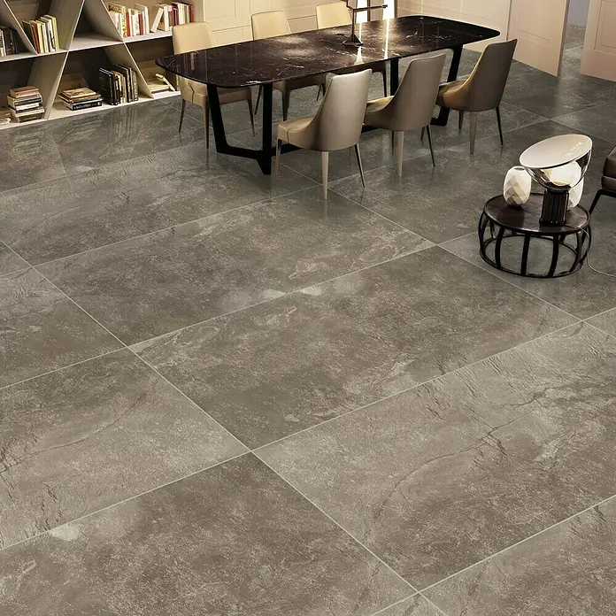 Feinsteinzeugfliese Geo Brown - 60 x 120 cm, Braun, Schimmernd - Großformatige Fliesen in Grau mit dezentem Muster. Perfekt für moderne Wohnräume, die Eleganz und Stil ausstrahlen.