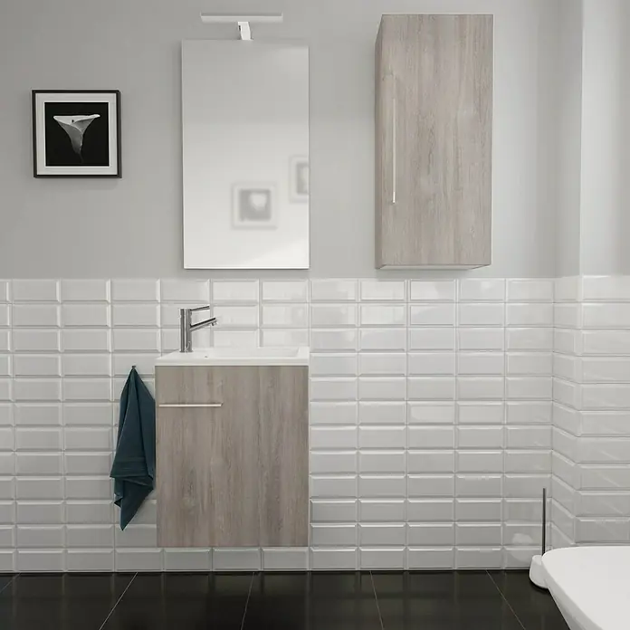 Camargue Espacio Badmöbel-Set H67 - 90 cm, Faro - Badezimmeransicht mit Waschtisch, Spiegelschrank und schwarzen Bodenfliesen für ein stilvolles und modernes Ambiente.