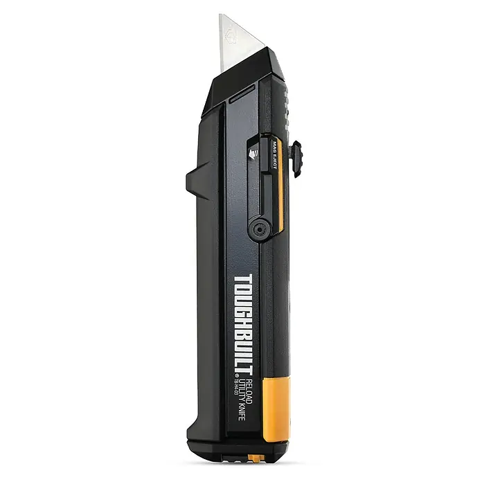 ToughBuilt Navaja de bolsillo TB-H4S2-03 - Largo: 10,2 mm, Aluminio, Negro/Amarillo - Imagen de un cúter negro ToughBuilt Reload, mostrando su hoja extendida y detalles amarillos.