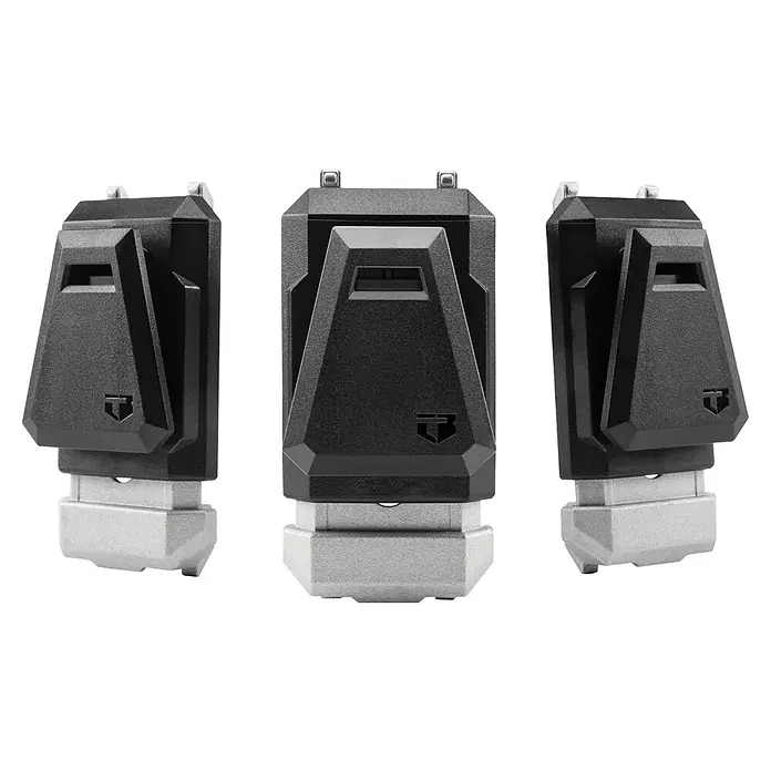 ToughBuilt StackTech Conector del sistema TB-B1S3-A-50 - L x An x Al: 8,2 x 5 x 2,5 cm, Plástico, 3 ud. - Imagen del producto de un protector de mira táctica en negro y plata. La lente está protegida por una tapa abatible.