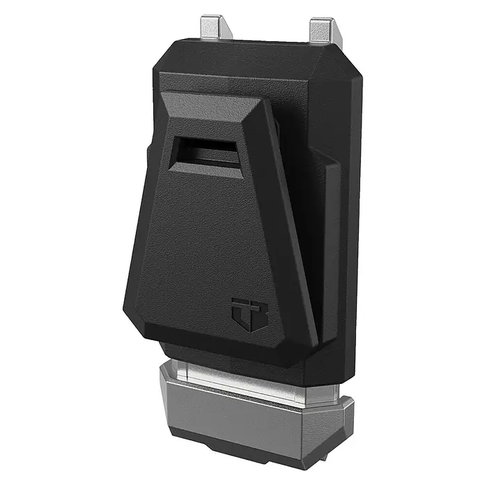ToughBuilt StackTech Systemverbinder - L x B x H: 8,2 x 5 x 2,5 cm, Kunststoff, 3 Stk. - Ein detailreiches Bild eines USB-Dongles, das seine robuste Bauweise und sein modernes Design hervorhebt.