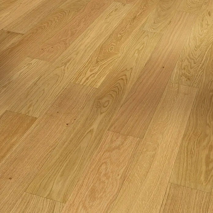 Parador Parkett Classic 3025 - Natur Eiche, Schiffsboden, 1.170 x 120 x 13 mm - Nahaufnahme von hellbraunem Holzlaminatboden, der die natürliche Holzmaserung und die warmen Farbtöne des Produkts hervorhebt.