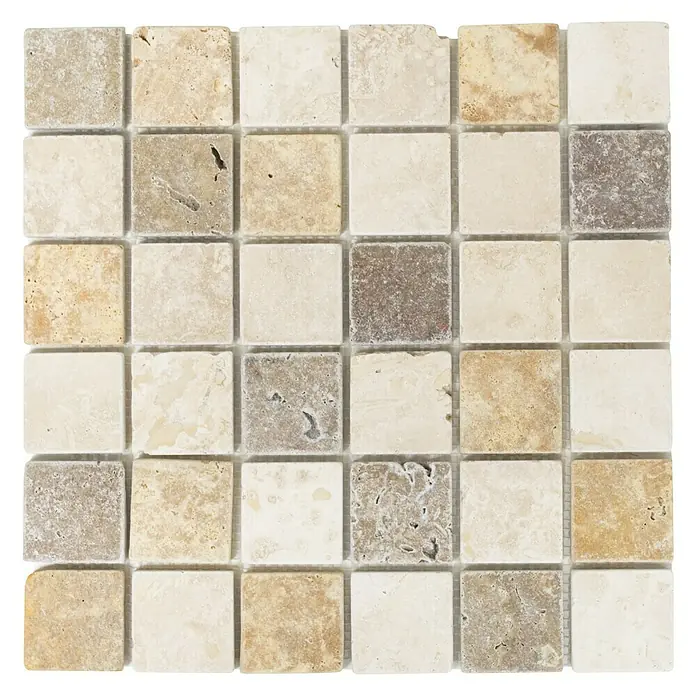Mosaikfliese Mix XNT 46685 - 30,5 x 30,5 cm, Beige, Matt - Nahaufnahme der Travertin-Mosaikfliese mit verschiedenen Farbvariationen, die ein natürliches und elegantes Design erzeugen.