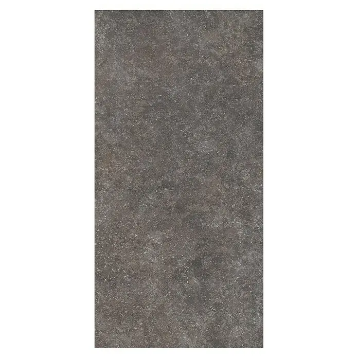 Vinylbodenmuster Sly L Lava - 280 x 160 x 7,5 mm, Steinoptik - Ein rechteckiger Keramikfliese mit einer dunklen, gesprenkelten Textur, ideal für moderne Innenräume und strapazierfähige Bodenbeläge.