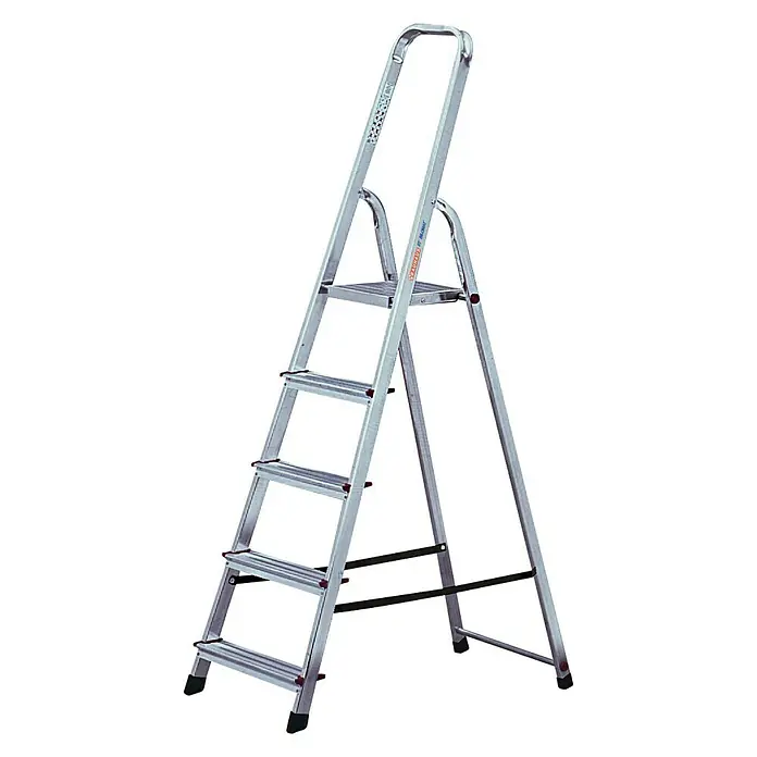 Krause Corda Escalera de tijera - Altura de trabajo: 3 m, Número de peldaños: 5 ud., Carga soportada: 150 kg, Aluminio - Imagen de una escalera doméstica plateada con cinco peldaños y un pasamanos de seguridad para mayor estabilidad.