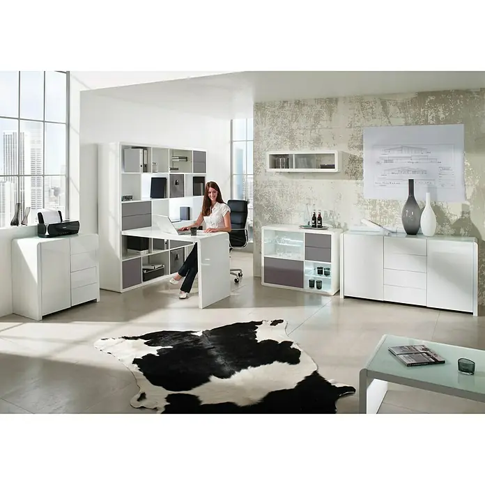 Phönix Atlanta Aufbewahrungsbox - L x B x H: 34 x 34 x 34 cm, Textil, Anthrazit/Grau - Ein modernes Büro-Setup mit einem eleganten weißen Schreibtisch, Regalen und einer stilvollen Dekoration, die eine produktive und ästhetische Arbeitsumgebung schaffen.