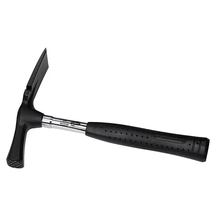 Peddinghaus Maurerhammer - 690 g, Stahlrohr - Schwarzer Geologenhammer mit spitzer Spitzhacke und Schlagfläche, Chromschaft und schwarzem ergonomischem Griff.