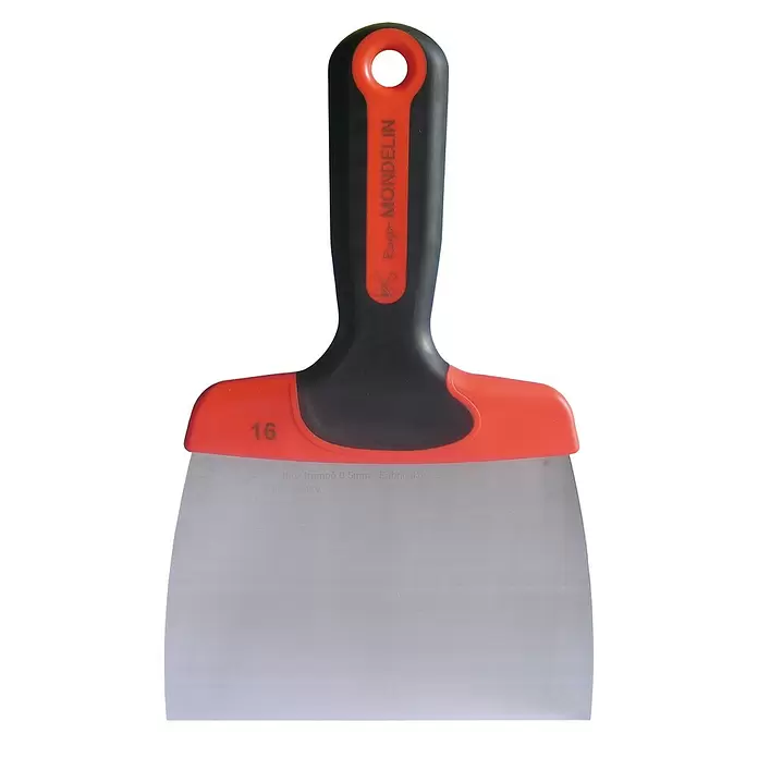 Mondelin Malerspachtel - Blattbreite: 180 mm - Edelstahl-Spachtel mit schwarzem und orangefarbenem Griff und Aufhängeloch, "Roger Mondelin" beschriftet.