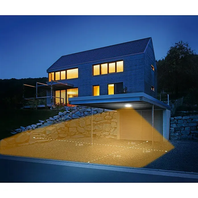 Steinel LED-Außendeckenleuchte DL Vario Quattro S WW weiß - 9,8 W, L x B x H: 31 x 31 x 6,9 cm, Weiß, IP54 - Ein modernes Haus mit einer Außenbeleuchtung, die den Carport und den Eingangsbereich erhellt. Die Lampe sorgt für Sicherheit.