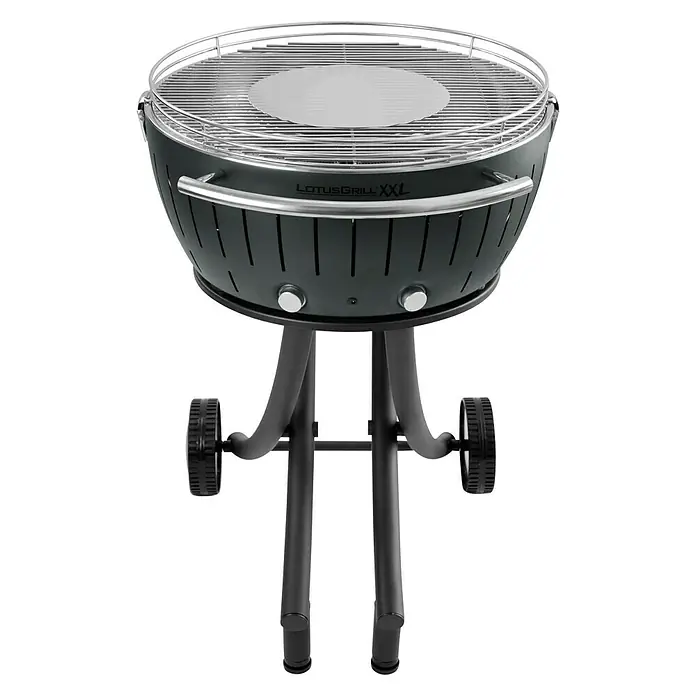 LotusGrill Holzkohlegrill XXL - Durchmesser Grillfläche: 57,6 cm, Anthrazit - Abbildung eines LotusGrill XXL Holzkohlegrills, ideal für Barbecues im Freien mit seiner runden Form, dem Grillrost und dem Untergestell mit Rädern.