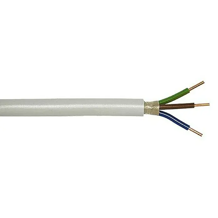 Mantelleitung NYM-J 3x2,5 mm² - Anzahl Adern: 3 Stk., 2,5 mm², 100 m - Auf dem Bild ist ein NYM-J 3x1,5 mm² Kabel zu sehen. Die Adern sind in Grün-Gelb, Blau und Braun isoliert. Das Kabel ist mit einem grauen Außenmantel umgeben.