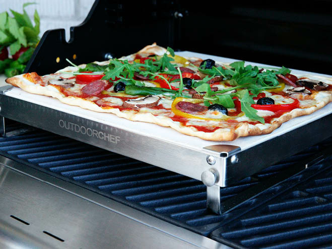 Pizza mit Lachs und Spargel